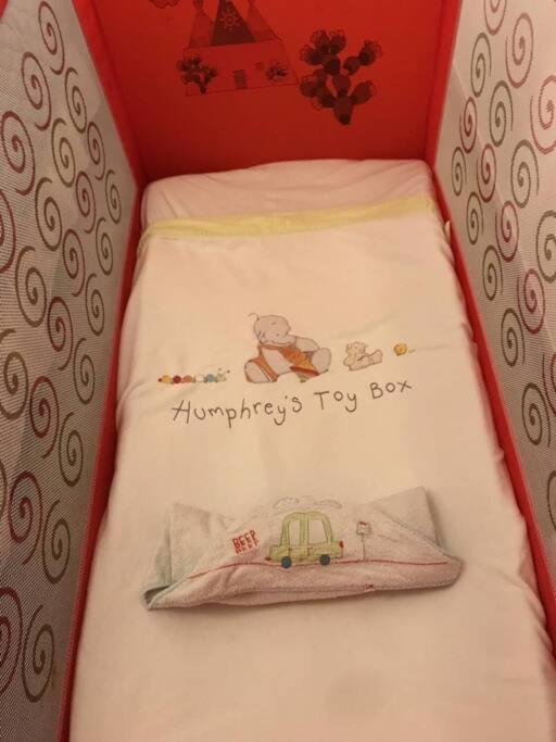 Apartmán The Muse, Colorful Cozy Flat On Mitropoleos Downtown *