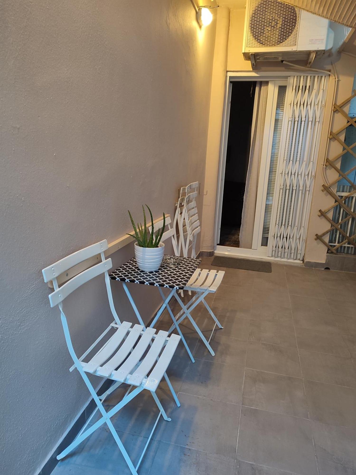 Apartment The Muse, Colorful Cozy Flat On Mitropoleos Downtown *