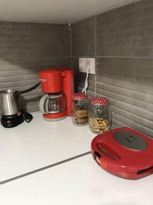 Apartment The Muse, Colorful Cozy Flat On Mitropoleos Downtown Thessaloniki