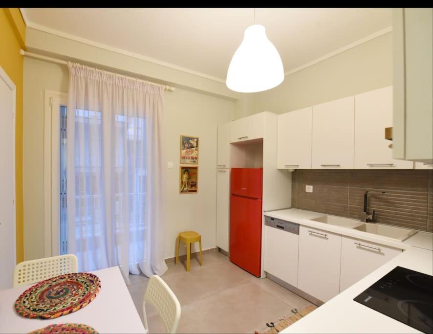The Muse, Colorful Cozy Flat On Mitropoleos Downtown Apartment