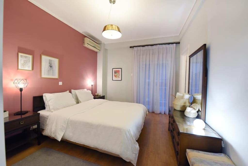Apartment The Muse, Colorful Cozy Flat On Mitropoleos Downtown *
